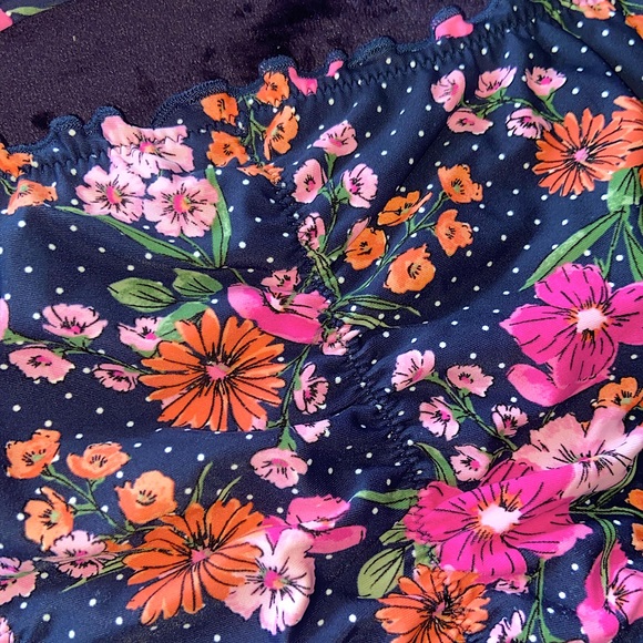 Shade & Shore Women’s Navy Floral Bikini Set Size Large - Picture 5 of 7